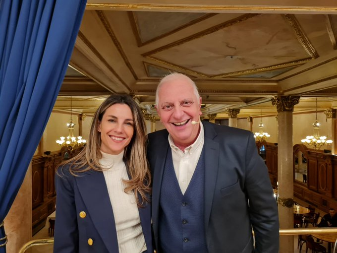 RGuazzardiok's tweet photo. 📺 Esta noche recibimos en #IntimoYPersonal a @LuduenaMBelen y conversamos de todo por #CanalMetro a las 21.30hs! Te esperamos!!! https://t.co/9BusvQpDmV