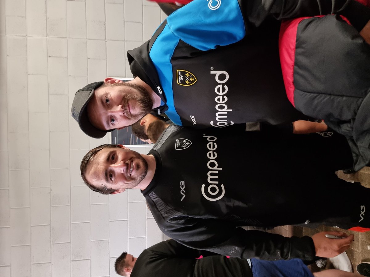 @griffiths12895 @CornishBarrel  @MJScreech @RhodriWillss09 great to meet you all after the open training session @dragonsrugby earlier today . 📸🐉🏉💪 #dragonsfamily #wearegwentrugby