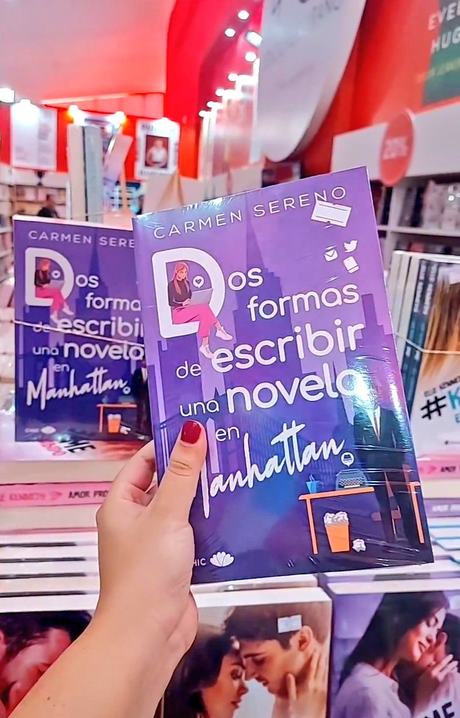 spicekarmelus's tweet photo. La bonita @RomanceyCafe1 me envía esta foto de #DosFormas en el stand del Grupo Urano de la Feria del Libro de Lima y no puedo estar más feliz. ¡A por ella, amigas de Perú! 🇵🇪❤️📚 #FILLima2023 https://t.co/Oc5G9YsamV