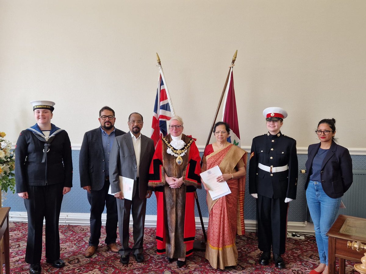 This week, Mayor's Cadet Ordinary Cadet Ellouise attended the Town Hall for the British Citizenship Ceremony 🇬🇧 As part of Ellouise's role, public engagements play a key part and we are very excited to see the next part of the journey.