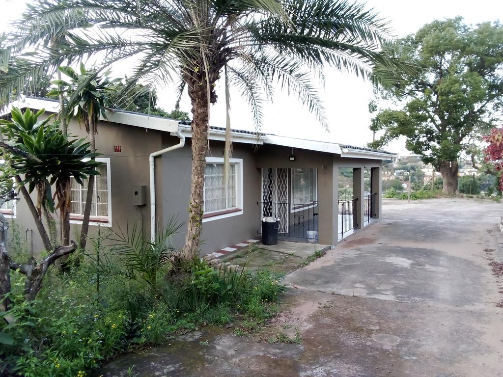 Lindo_Dlamini00's tweet photo. House for rent. Walk through any day https://t.co/igstK98JDw