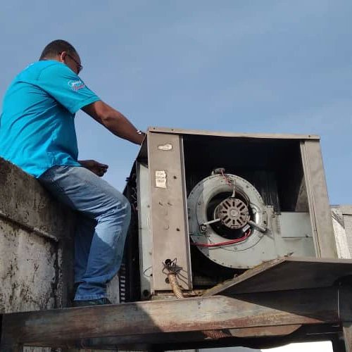 Equipo técnico realizó mantenimiento al aire acondicionado del quirófano del Iaaminti 

La noticia 📰: instagram.com/p/CvAjQNjr6_4/…

🫂 ¡Tu salud nos importa!

#VamosVamosTinaquillo #Salud #Iaaminti #Tinaquillo