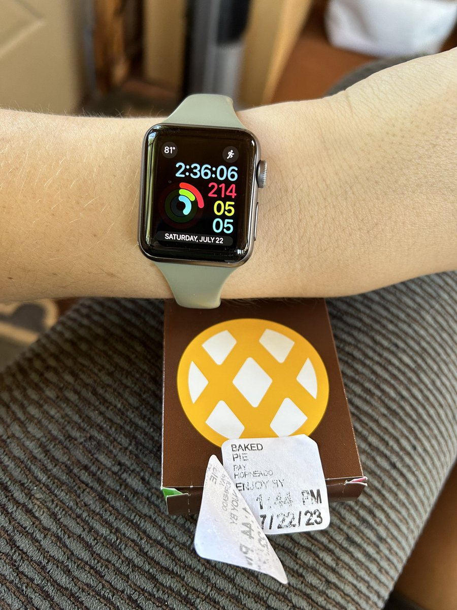 triciarae44's tweet photo. @McDonalds putting a sticker with a new expiration date/time over an old sticker does NOT change the expiration date/time but it DOES go against health code. https://t.co/4PBeS07rsf