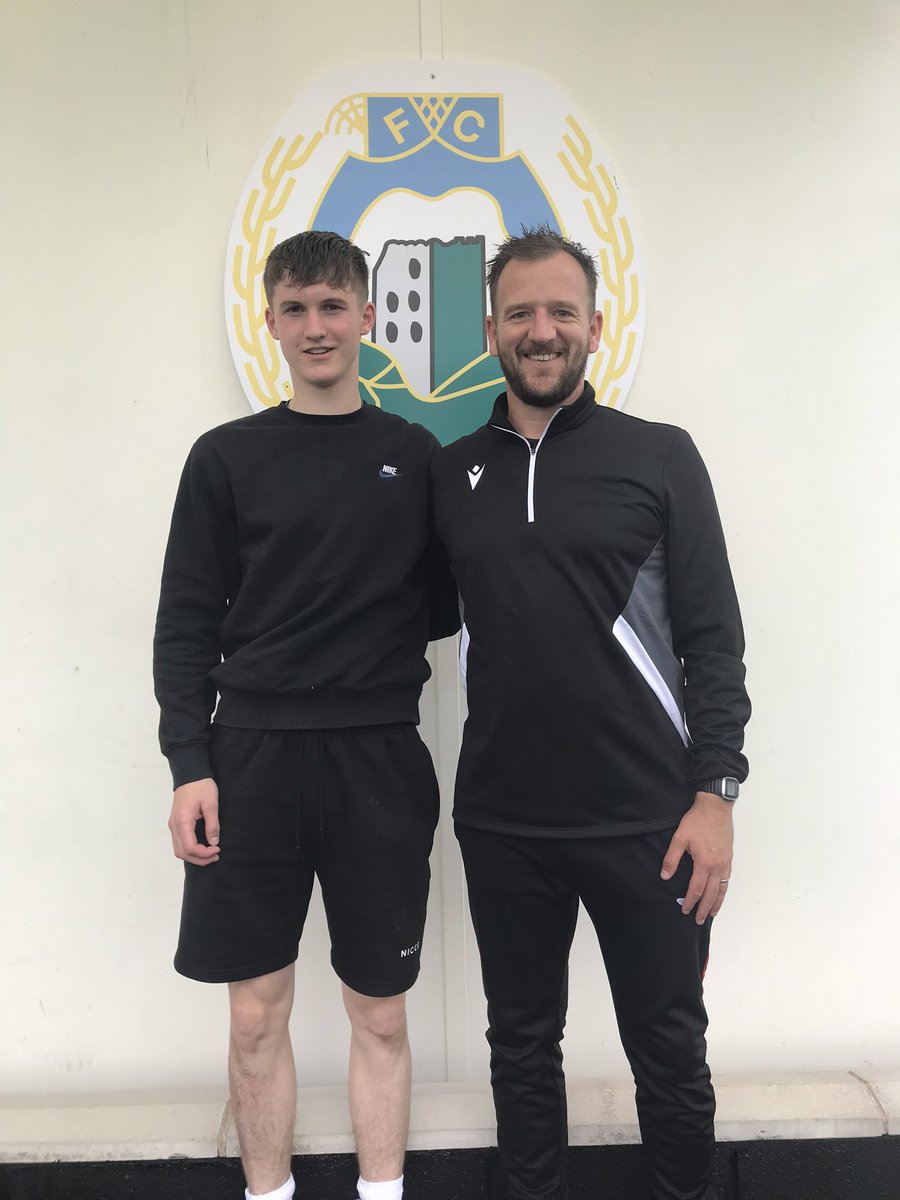 Rovers20s's tweet photo. ✍️⚫️⚪️

Castle Douglas boy Harry Officer signs up for the club from Queen of the South’s reserves. Harry has impressed everyone that’s involved at the club, he’s a player that we have high hopes for the long term of Threave Rovers.

Good luck Harry 👏 https://t.co/MTwlueTBs3