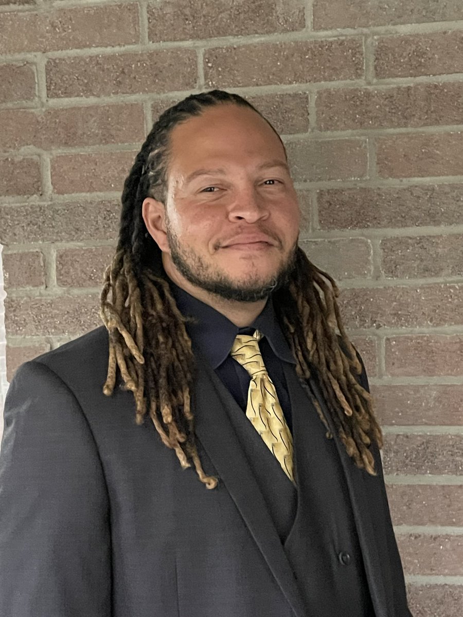 Team Caraway welcomes our new principal, Mr. Kory Jessie @kojessie to the Cougar community! We are looking forward to serving the community with you! WELCOME TO THE TEAM!💙💛 @CarawayES_AISD #TeamCaraway #AldineRising