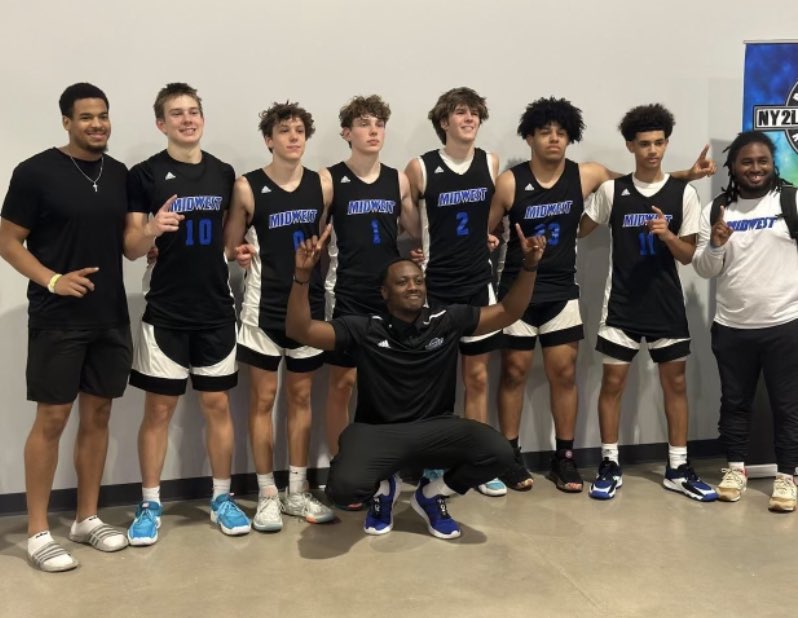 midohiopumas's tweet photo. MWBC 2026 Benson just finished off a nice season with some hardware!

21-8 record 📈
Summer Jam Platinum Champs 🥇
Nike Summer Championship Silver Champs 🥇

#Earned #Together @2026MBCBenson https://t.co/OVUtkdNbz1