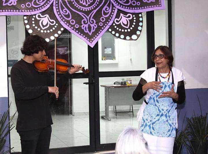 centro_alcaldia's tweet photo. 💭Haz volar tu imaginación con música de 🎻violín y un buen cuentacuentos en la 📍Casa de Cultura Santa María la Ribera, te esperamos todos los fines de semana. Recuerda que la #AlcaldíaCuauhtémoc #EsTuCasa🏡💗 https://t.co/bi4yVfyRT8
