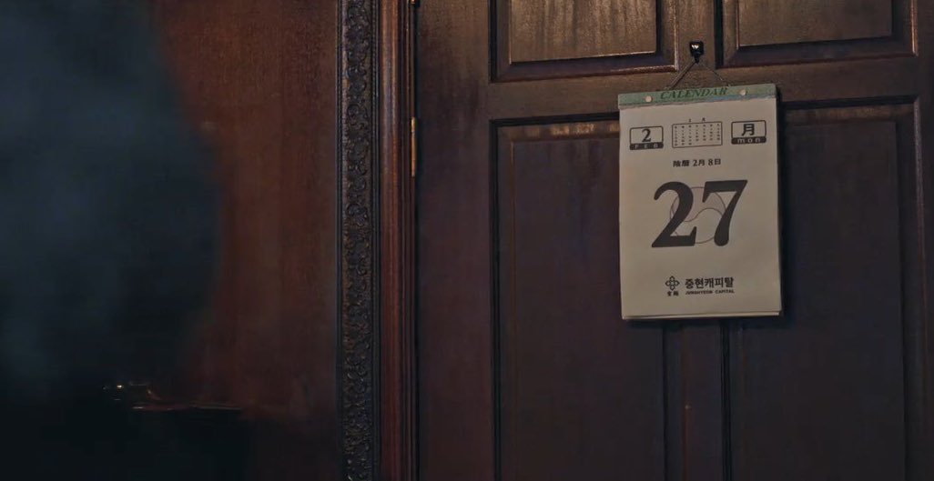 somsaltang's tweet photo. YOU GUYS LOOKS LIKE OUR TRIO FOOLED HAESANG'S GRANDMA?!! 

the date on hongsae's phone is 28th, while the date on the grandma's calendar is still 27th (i think woojin's dad helped them to set the wrong calendar)

she is the real sanyoung not akwi! 🤯

#Revenant #RevenantEp10 https://t.co/4bcqTFcl0W