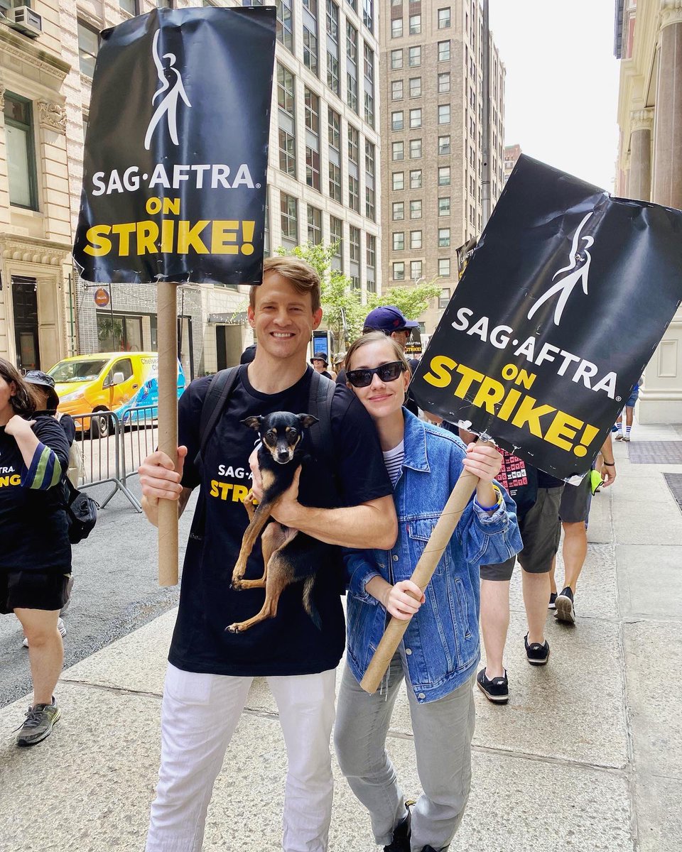 NikolayMoss's tweet photo. THIS FIGHT IS TOO IMPORTANT 💪💪 If you value art and entertainment in any form HELP US SPREAD THE WORD &amp; GET PROTECTIONS 🙌 If you’re not sure why this STRIKE is happening, I’m happy to help explain! 🤙 #sagstrike #sagaftrastrong #sagaftrastrike #wgasolidarity #gettyimages https://t.co/8PHFQ70LHd