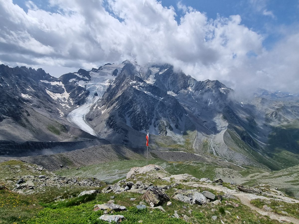 Today_Saturday_22_07_2023, Amazing trail race #trailduvelan -> 45km elevation 3600m 9h44 🏃🏽⛰️🥵🔥👌🏾. 📷 -> #valsorey #Worldsportenergy®️ #pov #nofilter #cloud #montain #swiss #trailer #valais