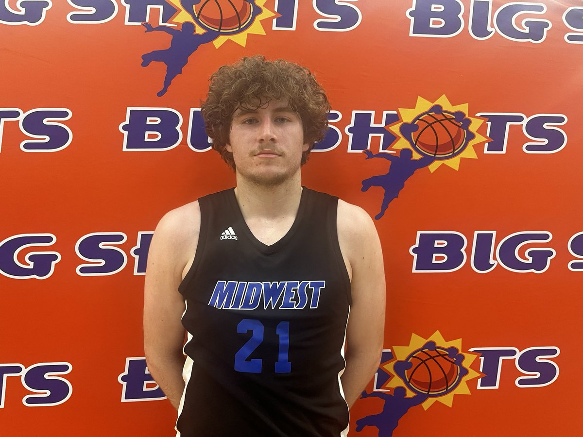 BigShotsGlobal's tweet image. #BIGSHOTS #SCShowdown 

17U Boys 

Midwest Basketball Club Brooks 61
#33 Henri Young 21
#21 Duncan Spalding 18

Upstate Thunder 50 
#3 Elisha Maralit 17