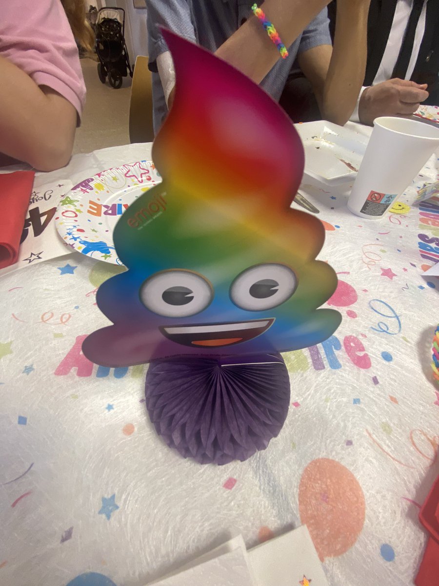 lighthouse_inn's tweet photo. Poo coming out https://t.co/Pa2UflFW9g