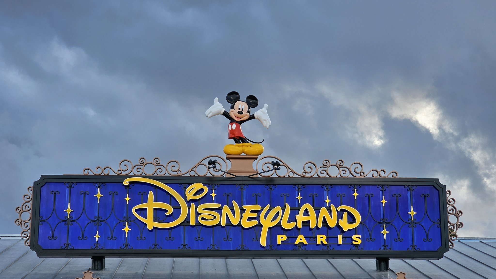 dlp-welcome-on-twitter-que-se-passe-t-il-disneyland-paris-l