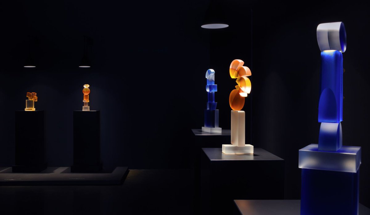 AUMuseum_Katzen's tweet photo. Wandering through the #ViewFromWithin, an increasingly delicate balancing act becomes apparent. Diagonal cuts appear to slide and shift. On view now through August 13. https://t.co/Khx8EcFoJR