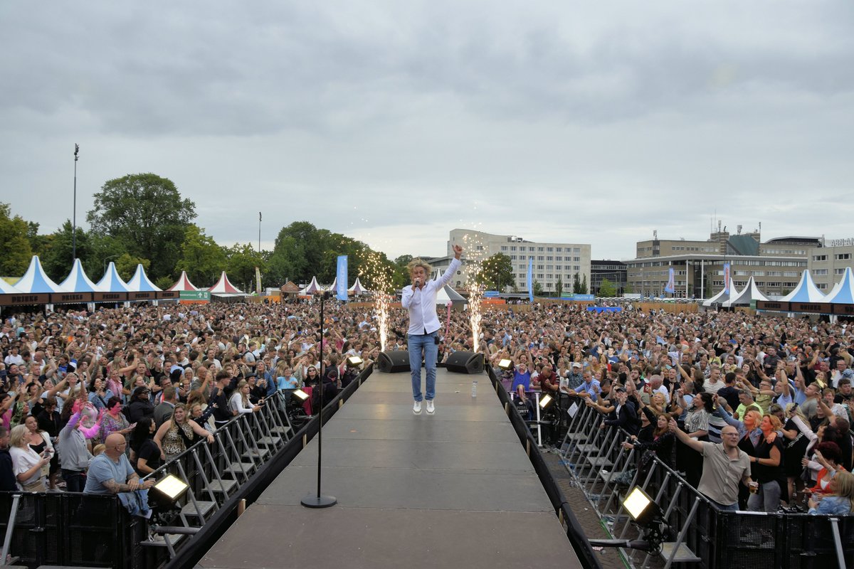 Breda in Concert met <a href="/schuurmansrene/">rene schuurmans</a> <a href="/melisound/">Meli Sound</a> ! Wat was je weer mooi ! Van genoten !!