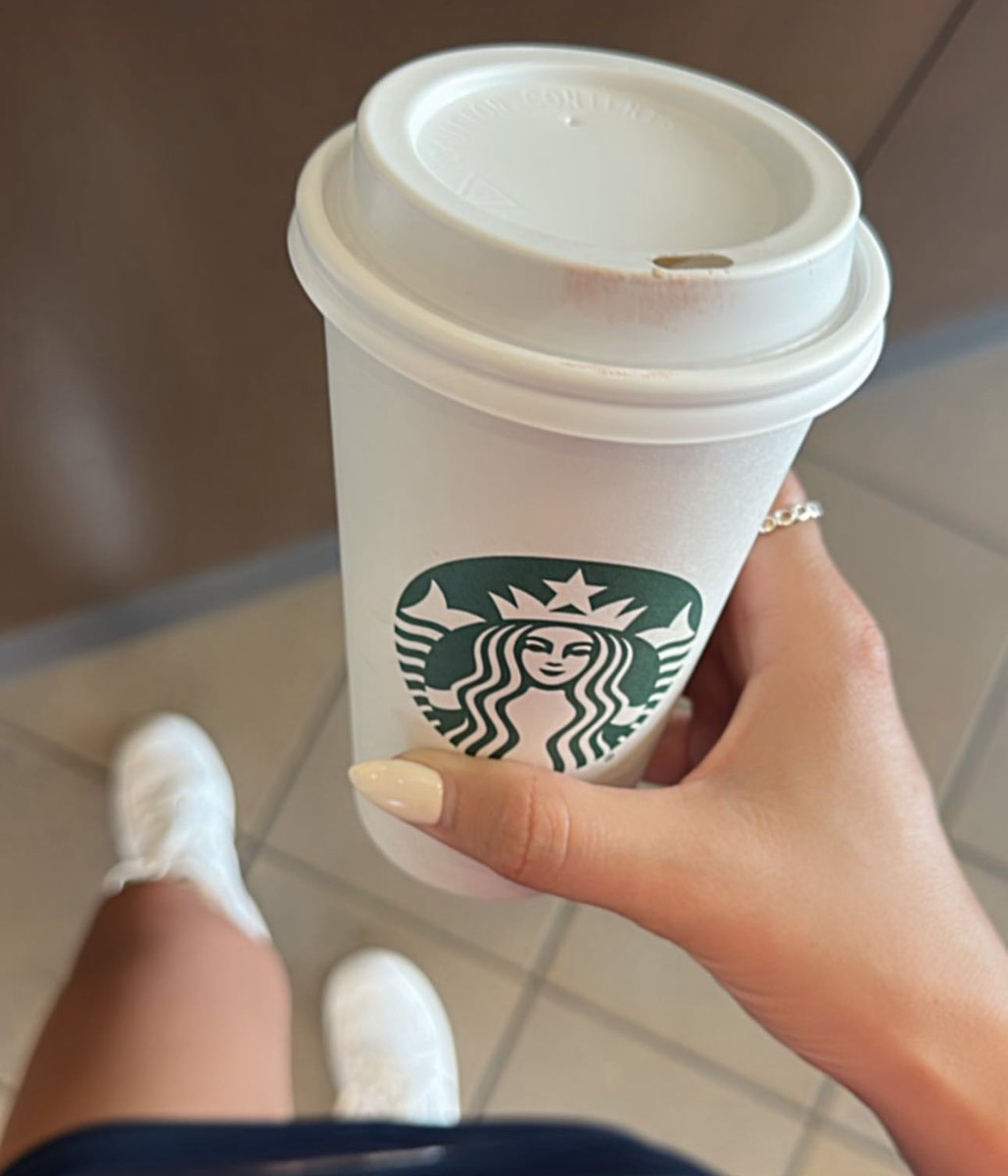 Getting those <a href="/Delta/">Delta</a> points <a href="/Starbucks/">Starbucks</a> 🤍💚