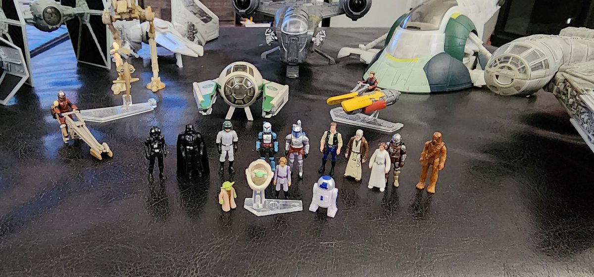 La waifu thinks I have too many #starwars Micro Galaxy Squadron ships. I say NOT ENOUGH, lol!