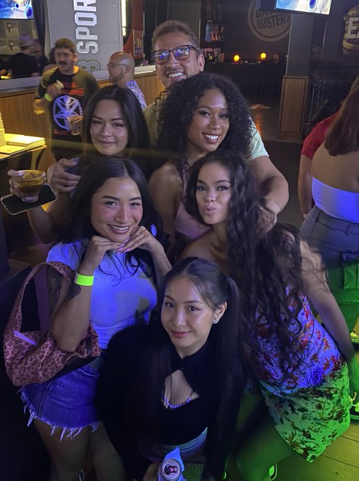 my favorite kind of halo halo❤️💙💛 @ScarlettAlexi3 @AveryBlvck @angelinamoonxxx @theskylasun  @fansly<a class="tags" href="/tag/scarlettalexi3">@scarlettalexi3</a><a href="/tag/ad"class="tags"><span>#ad</span></a>