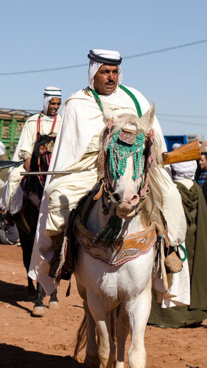 badyama_'s tweet photo. Ce ʿIqāl porté par nos aïeuls, malgré sa perte au Maroc de nos jours, figure toujours aujourd'hui parmi les coutumes tribales dans des pays comme les Émirats Arabes Unis 🇦🇪 et chez d'autres tribus arabes de pays voisins comme l'Algérie 🇩🇿: https://t.co/NOTpvF4s6J