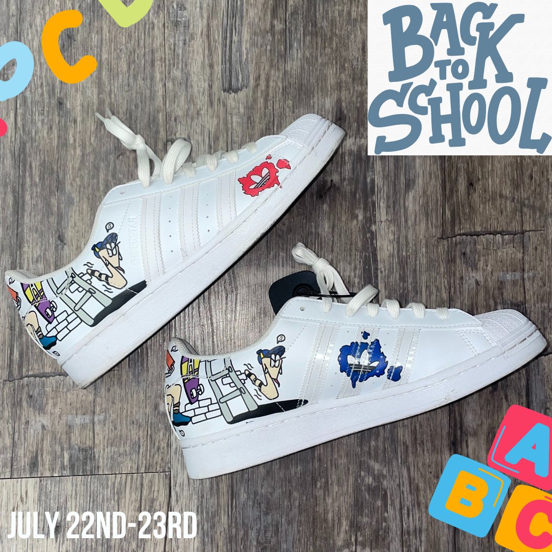 Trendy shoes for the school year! 🤍👟
.
.
.
 Men's Shoes// Size 8.5 | $45

#shoestagram #schoolshoes #trendyshoes #mensshoes #shoeforsale #shoecollection #gentlyused #size8.5 #affordableshoes #forsale #platoscloset #portrichey