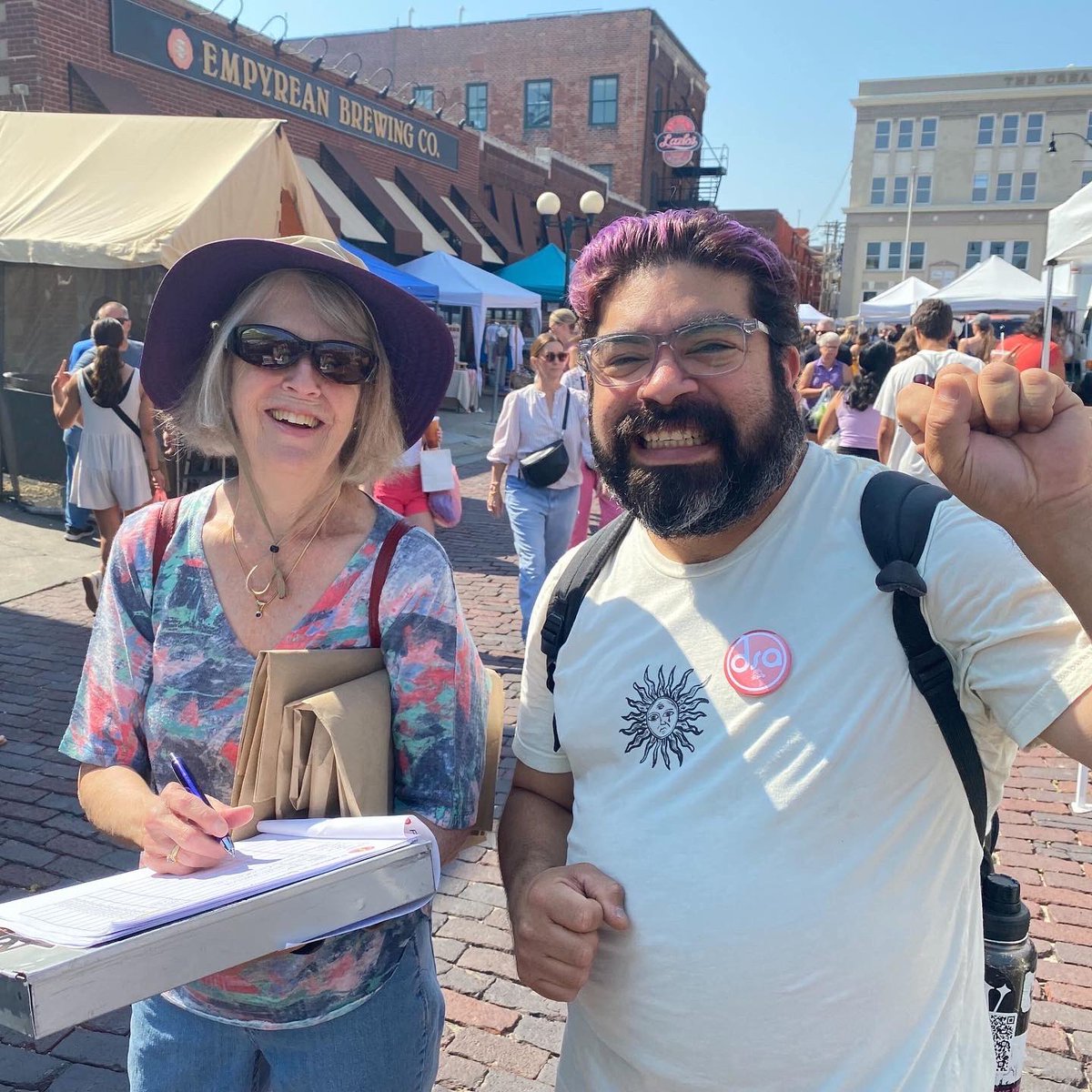 DSALincolnNE's tweet photo. Had a great morning at the farmers market collecting signatures and doing our part to be #strikeready in solidarity with #upsteamsters! @demsocialists @teamsters @DSA_Labor https://t.co/N7ONtoDZfF
