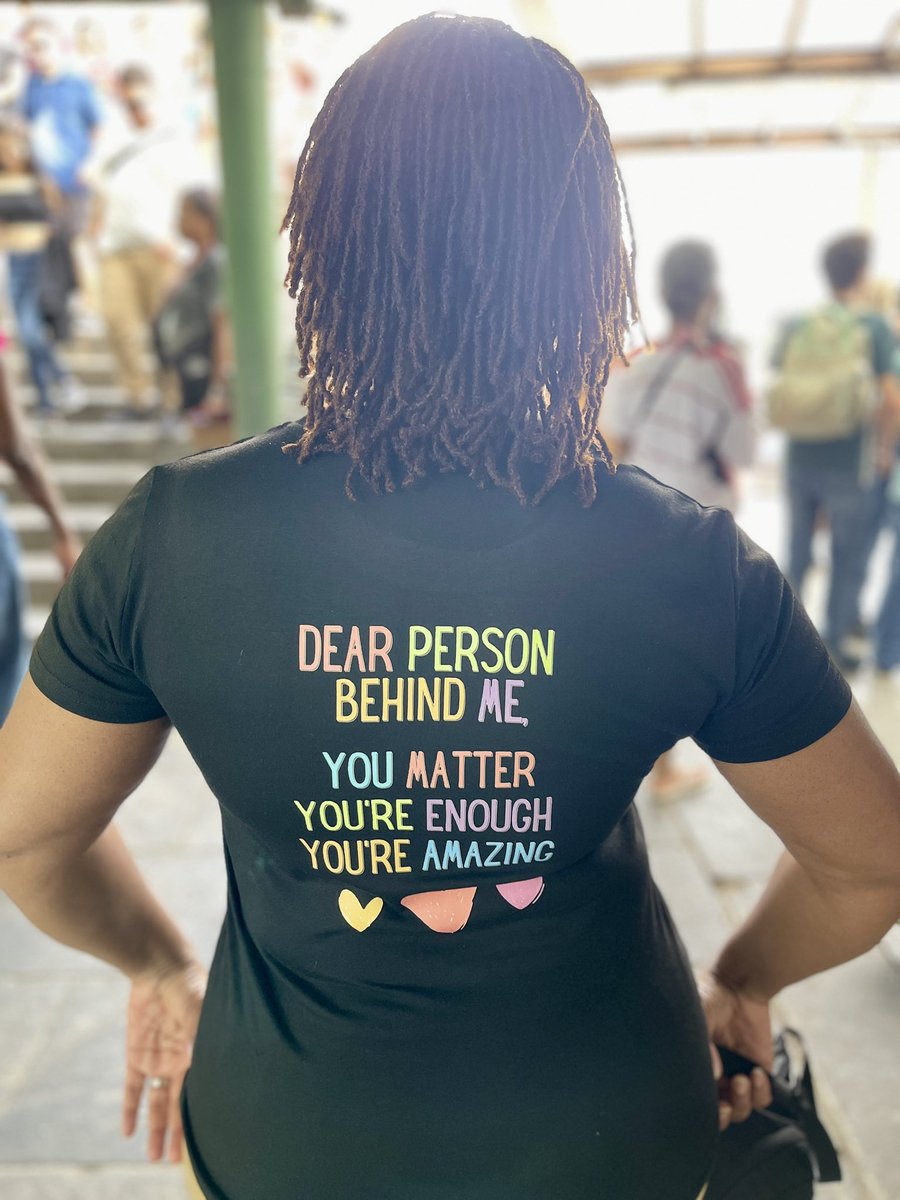 Hopefully, my shirt made someone's day. #positivity #payitforward #inspiring