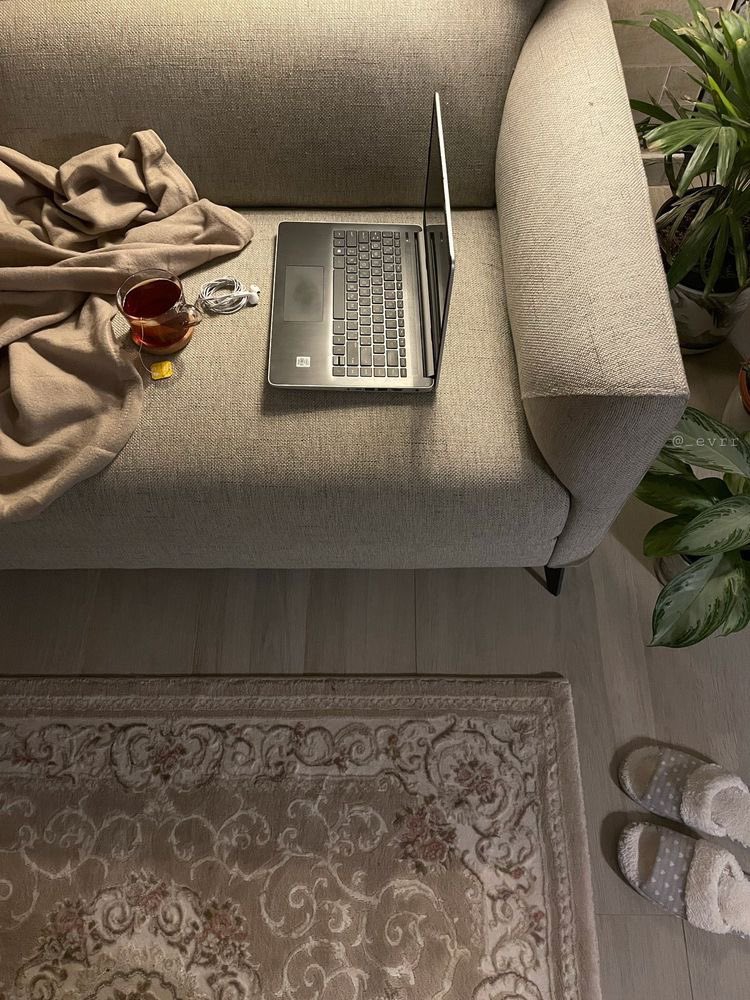 جالسين فترة طويلة بدون وظيفة أو حتى عمل خاص فيكم طيب إيش الإقتراحات اللي ممكن تفيدكم ؟
"تابعو الثريد بيفيدكم كثير ، مب إعلان"