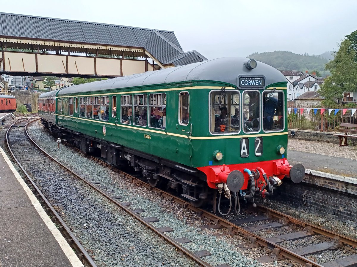 #Llangollenrailway some pictures of the DMU