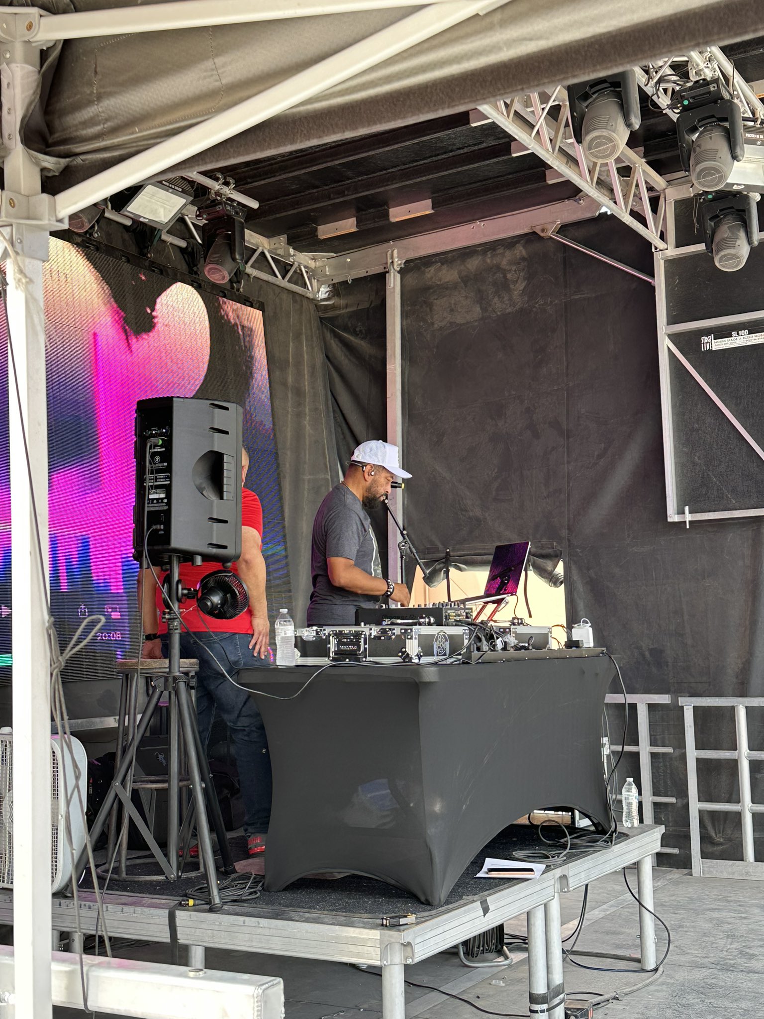 J J FAD on Twitter "When you’re in El Paso at Sound Check and it’s so hot that the heat is