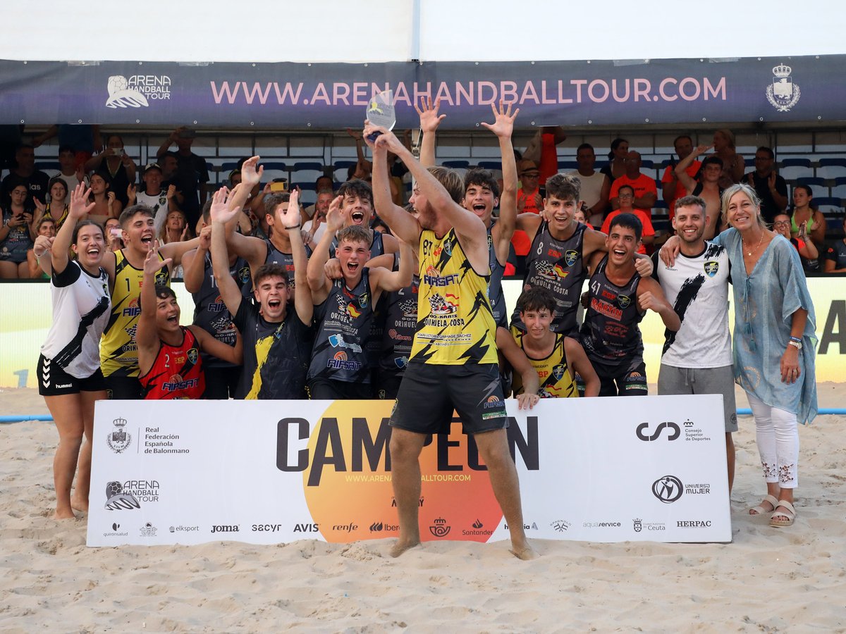 RFEBalonmano's tweet image. 🏆 ¡Estos son los 𝐂𝐀𝐌𝐏𝐄𝐎𝐍𝐄𝐒 del #Arena1000 Playas de Orihuela! 😍

🥇 Infantil Femenino ➡️ Club Handbol Xabia
🥇 Infantil Masculino ➡️ @BeachCiudadReal 
🥇 Cadete Femenino ➡️ @cbalcazares 
🥇 Cadete Masculino ➡️ @RayitoSalinero 

©️ Joaquín Corrales

#EnjoyTheExperience
