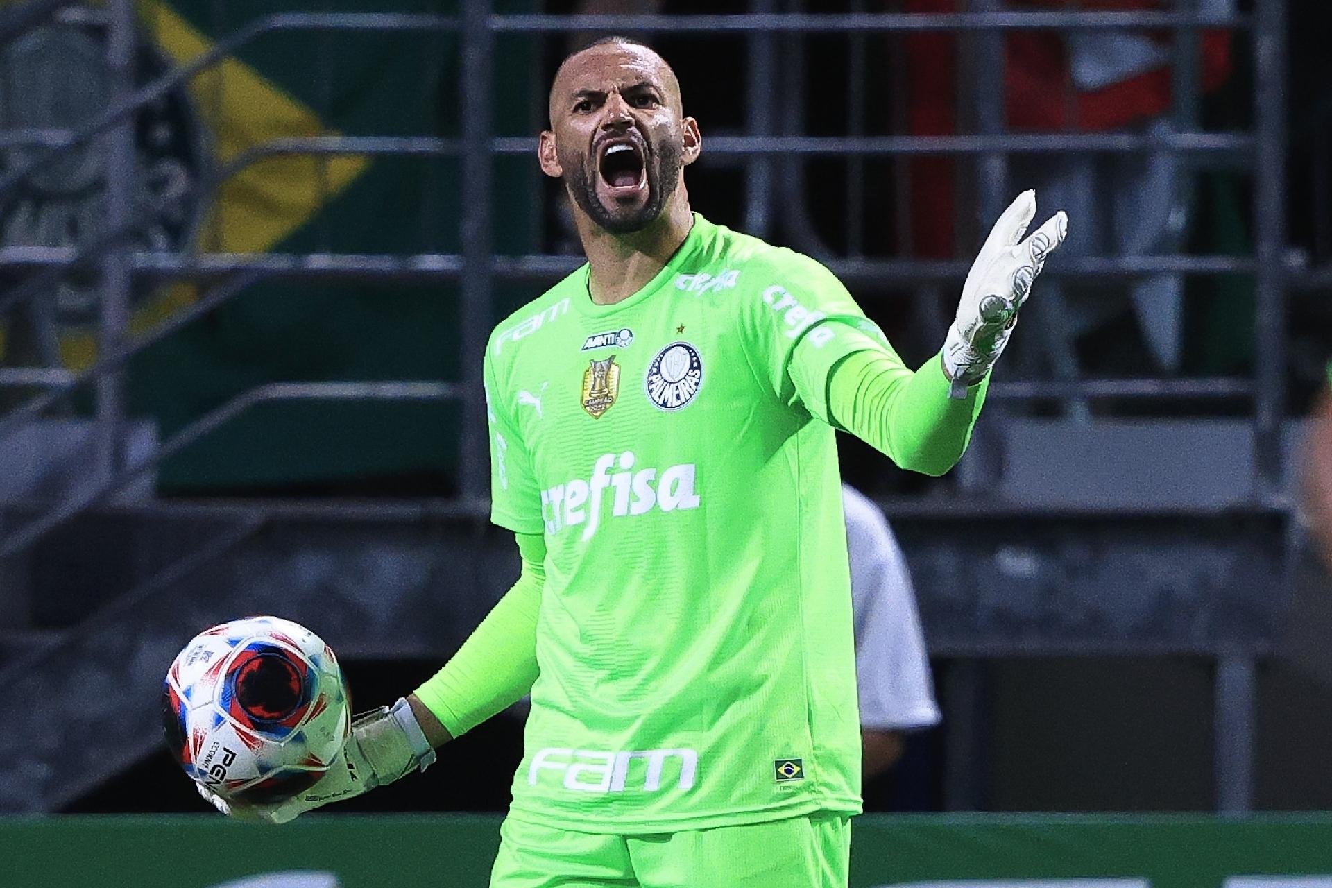 Sofascore Brazil on X: 🔎 Curiosidade: Weverton não defende pênaltis em  tempo normal com a camisa do Palmeiras desde o dia 02/11/2019, em vitória  do time contra o Ceará por 1-0 pelo