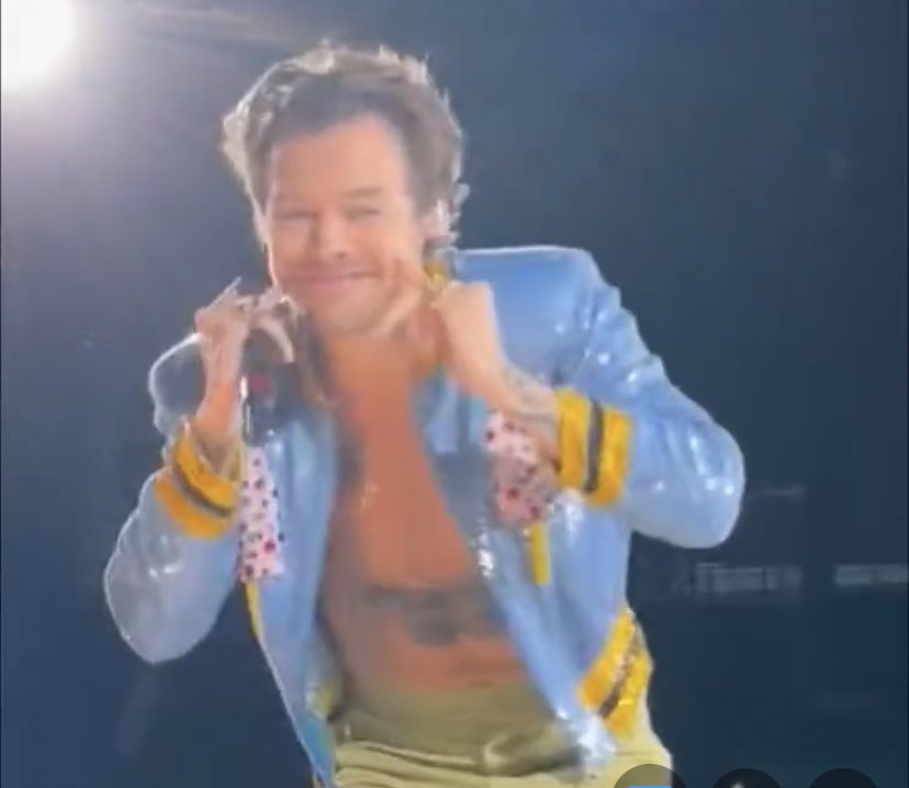 when he acknowledges his dimples🥹