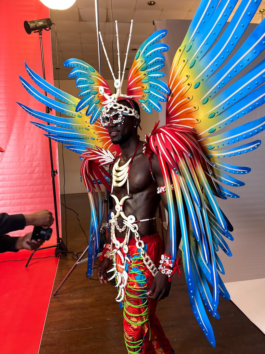 Scarlet Macaw 🦜

The Messenger of the Gods and Ancestors ✨

Designed by: Shandelle Loregnard 
<a href="/LTCarnival/">LOST TRIBE Carnival</a> #LTcarnival23 #FLY