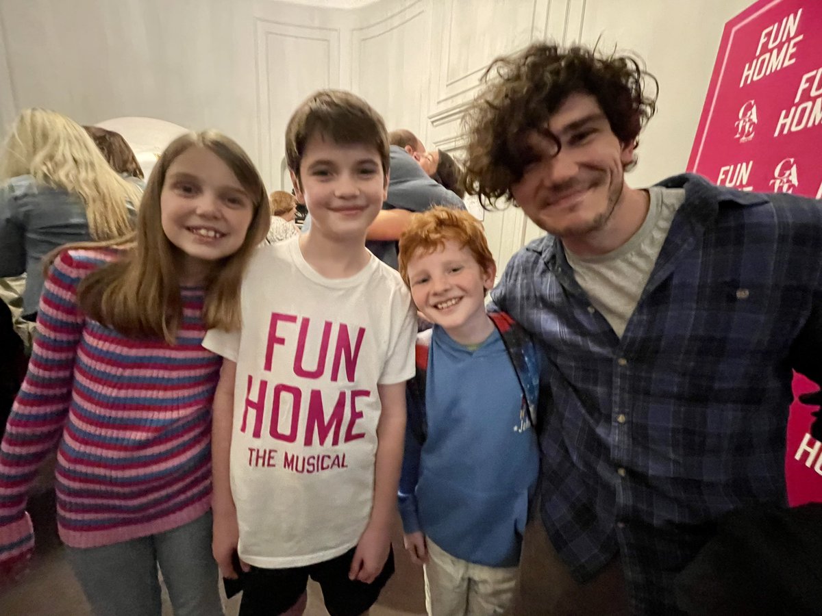 _ClaireMurray's tweet image. I’m a pure emotional wreck. 

Ok - if there are two things you MUST do this summer, it’s to read @michaelmagee__ ‘s novel Close to Home, AND take yourself to @GateTheatreDub to watch one of the  most devastating &amp;amp; stunning shows EVER. @killiandonnelly Christ, oh. 🙌🏼 

#FunHome
