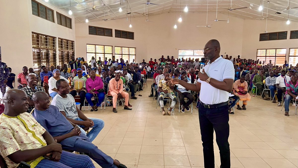 realKenAgyapong's tweet photo. 📸 Sissala East Constituency, Upper West Region | Ken Ohene Agyapong 

#KenForNorth
#Ade3NoAdane
#GhanaFirst 🇬🇭
#TheGameChanger
#HopeIsComing https://t.co/gYiOMe3co6