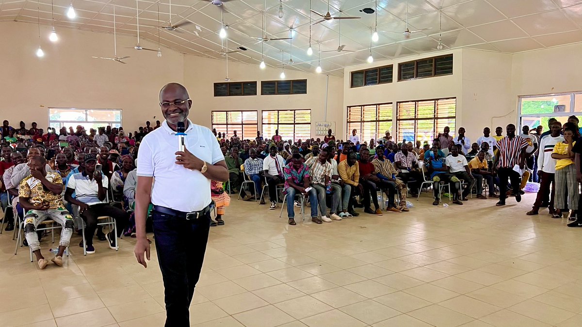 realKenAgyapong's tweet photo. 📸 Sissala East Constituency, Upper West Region | Ken Ohene Agyapong 

#KenForNorth
#Ade3NoAdane
#GhanaFirst 🇬🇭
#TheGameChanger
#HopeIsComing https://t.co/gYiOMe3co6