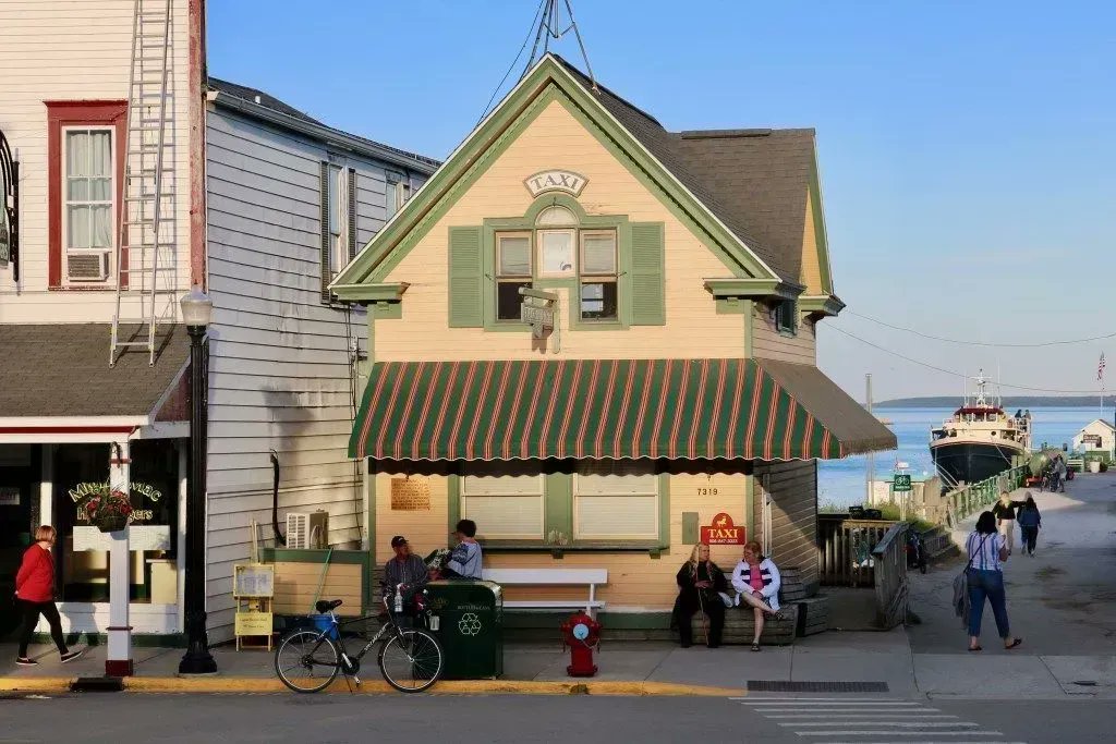 Mackinac Island, Michigan...One of the only places in the US where a taxi is a horse-drawn wagon!

#taxi #horsedrawnwagon #mackinacisland #puremichigan