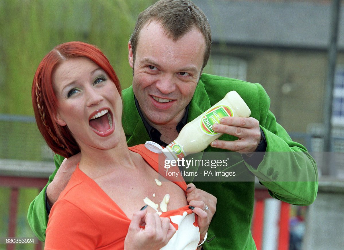 shitbritishpics's tweet photo. Presenters Denise Van Outen and Graham Norton at the relaunch of Heinz Salad Cream in London, (2000) https://t.co/Xz1Va3Y6Je