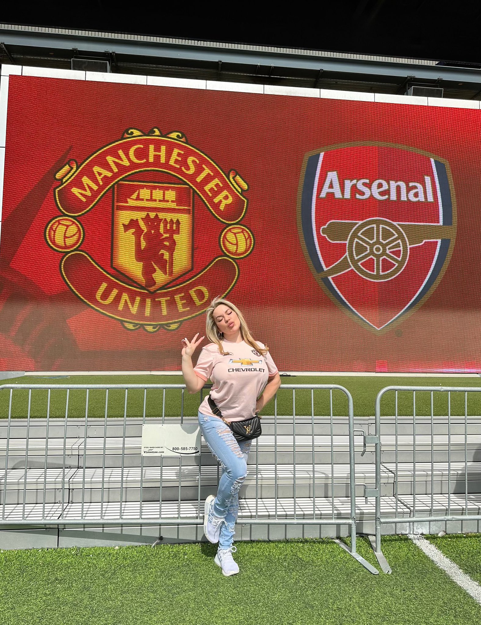 Marcela Latinbabe on Twitter: "It’s a beautiful day 🥰😎 Cmon team let’s