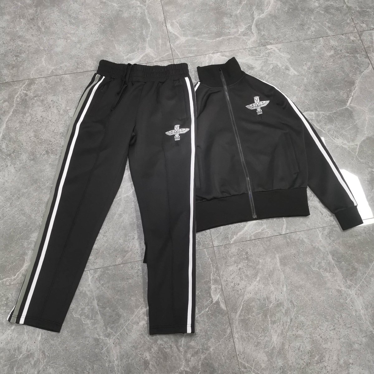 GoodCompanny's tweet photo. 🔑Giving away a Free Suit 🔑

1. Follow @KeepGoodCompanny &amp; @Goodcompanny page 
2. Tag a Friend in the comments with your size and retweet 
3.WINNER WILL BE ANNOUNCED ON AUGUST 26, 2023. One Male &amp; One Female will win. https://t.co/pHIVe7g3ak