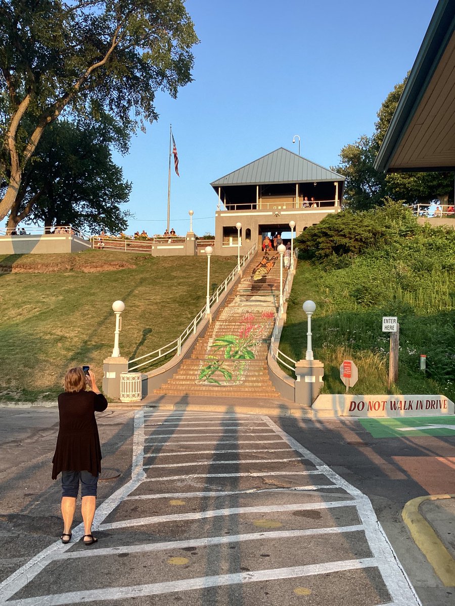 Shanneighteen's tweet image. #findthemole
#randomstop
#shellstation
#newguy
#cole
#blackrock
#partingoftnetedsea
#BIGBANG