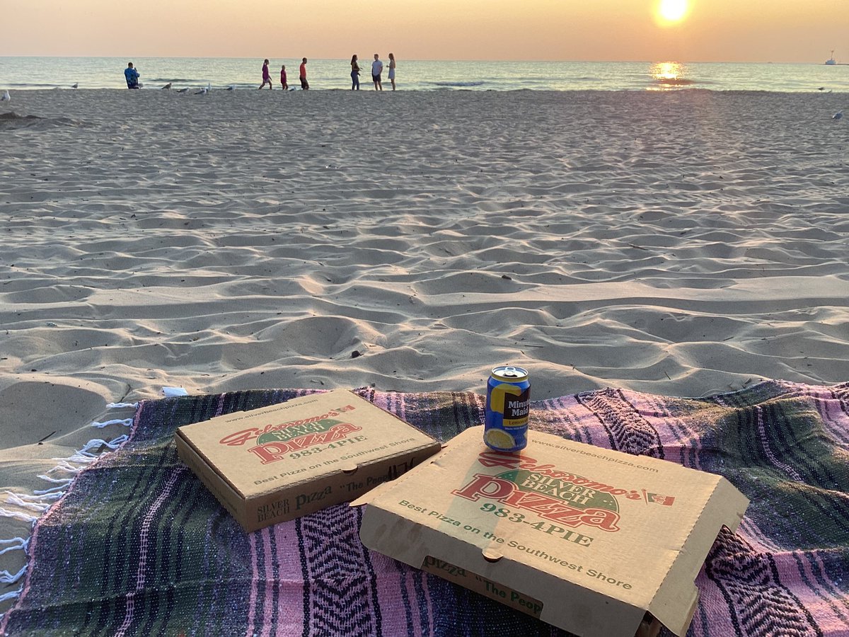 Shanneighteen's tweet image. #findthemole
#randomstop
#shellstation
#newguy
#cole
#blackrock
#partingoftnetedsea
#BIGBANG