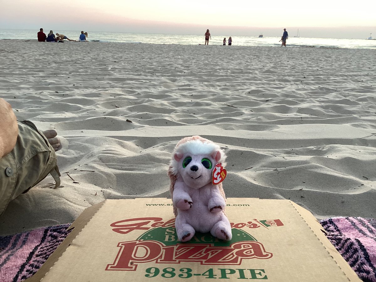 Shanneighteen's tweet image. #findthemole
#randomstop
#shellstation
#newguy
#cole
#blackrock
#partingoftnetedsea
#BIGBANG