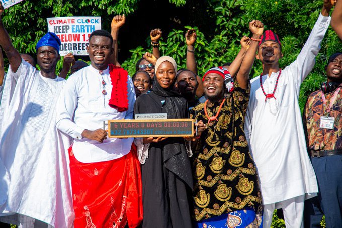 nguprecious's tweet photo. Over 150 youth from Nigeria marched the streets of Abuja to demand for #ClimateEmergency and for leaders to #ActInTime. This was follow by a #ClimateClock countdown to mark #5 years ultimatum for #ClimateAction

#ClimateEmergencyDay
#ClimateClockNG 

@DrSalisuDahiru https://t.co/t6Xu71Hq0m