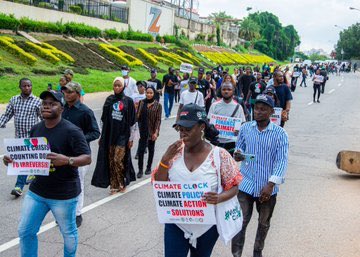 nguprecious's tweet photo. Over 150 youth from Nigeria marched the streets of Abuja to demand for #ClimateEmergency and for leaders to #ActInTime. This was follow by a #ClimateClock countdown to mark #5 years ultimatum for #ClimateAction

#ClimateEmergencyDay
#ClimateClockNG 

@DrSalisuDahiru https://t.co/t6Xu71Hq0m