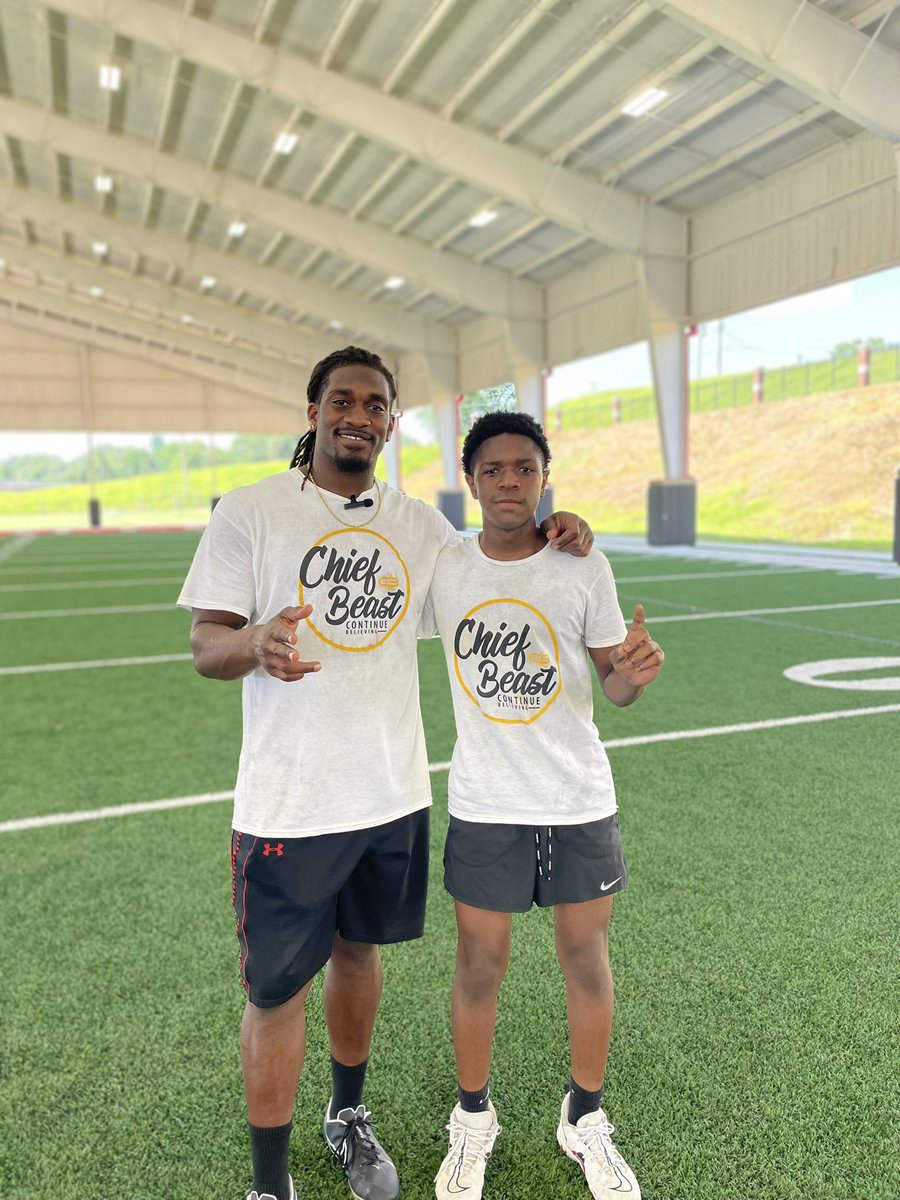 jason_jt3's tweet photo. Thank You @cb45_chiefbeast for blessing the community and most importantly the kids with your time, hard work and compassion! Today was a great time you are amazing💕! Jason enjoyed you and your amazing team! https://t.co/x4XN7ZaoDw