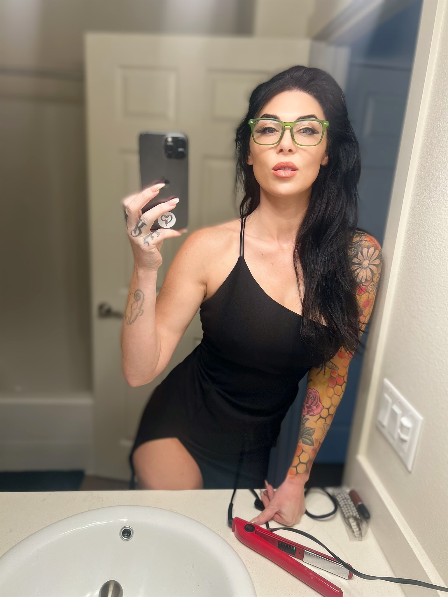 Girls Play GP_TV on Twitter "If it's wearing black, it will attack