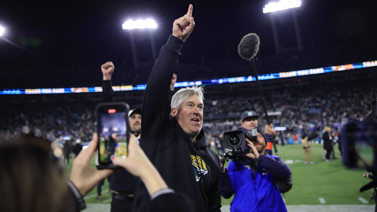 A look at Jaguars coach Doug Pederson https://t.co/2zVIJ6YiRS https://t.co/w8nwbNwE7j