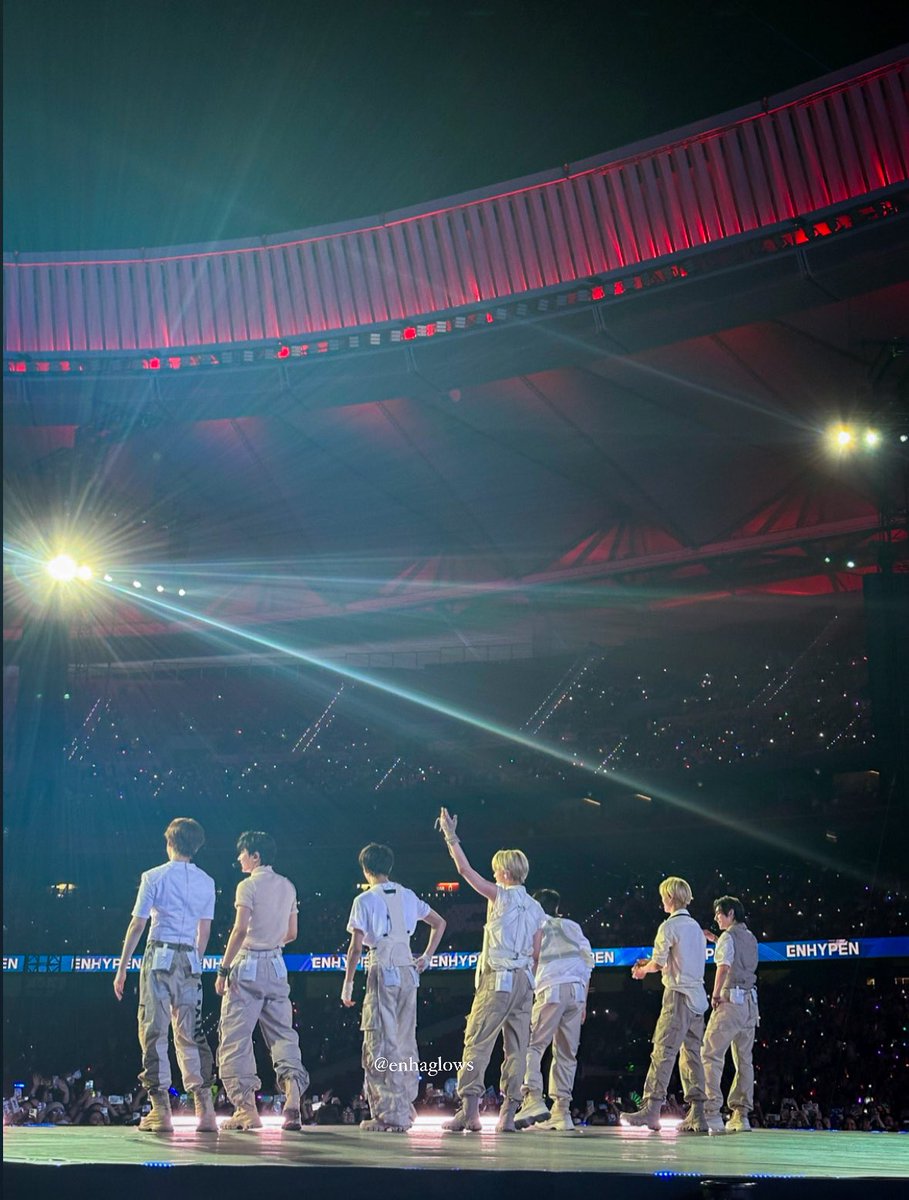 enhaglows's tweet image. my seven 🤍