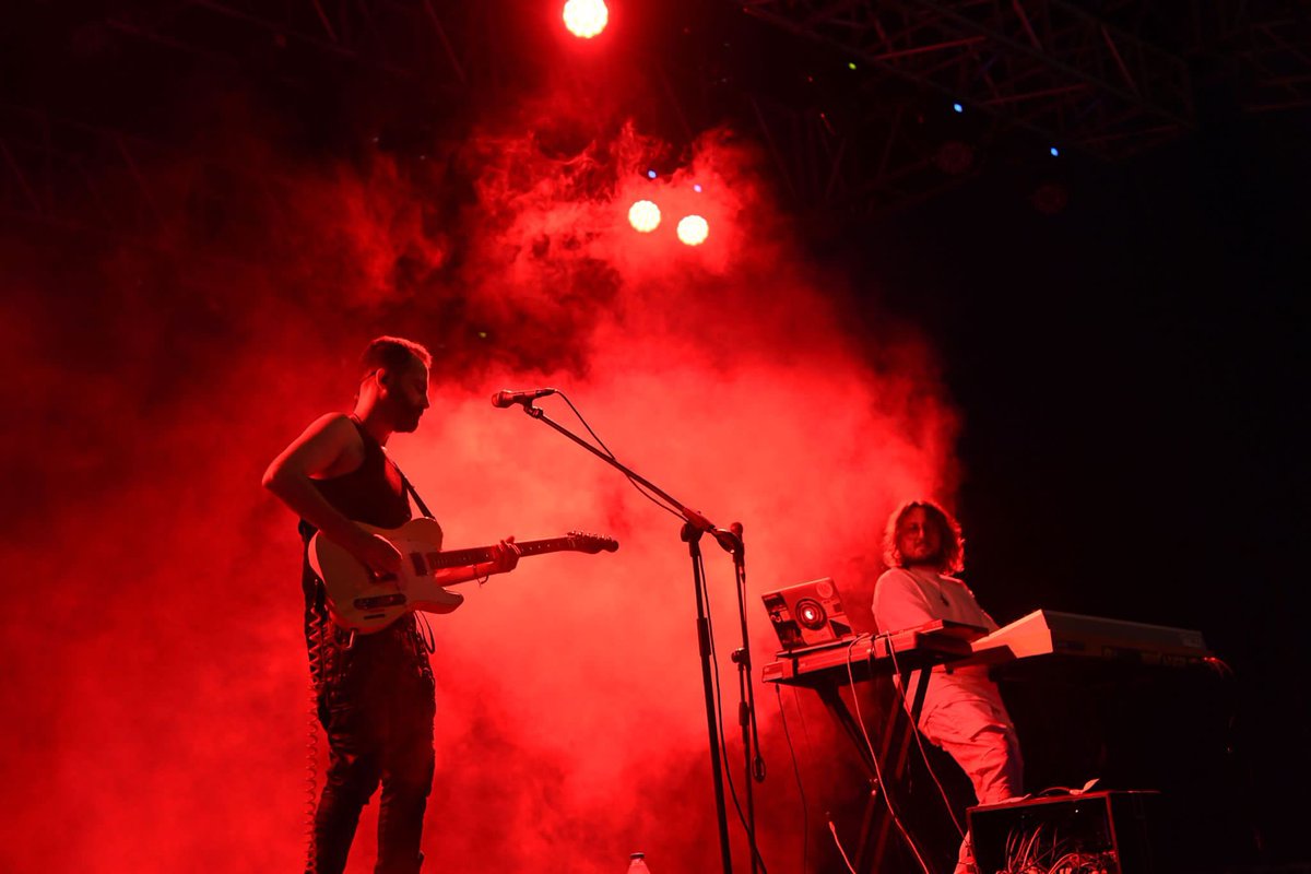 Alternatif müzik grubu <a href="/hedonutopia/">Hedonutopia</a> sevilen şarkılarıyla Kalamış Yaz Festivali'ndeydi🎶

Festival etkinlikleri için👇
🎟️mobilet.com/tr/parent-even…